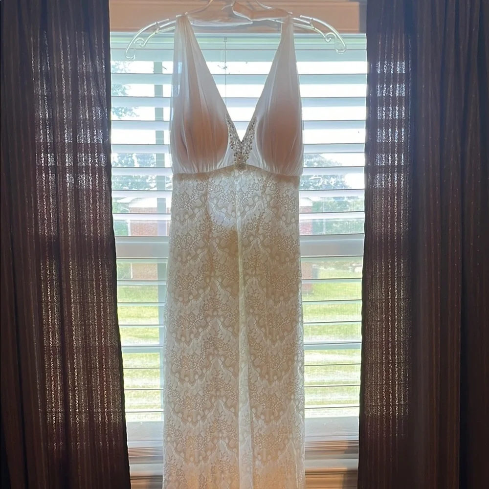 Elegant White Wedding Dress - Picture 3 of 11